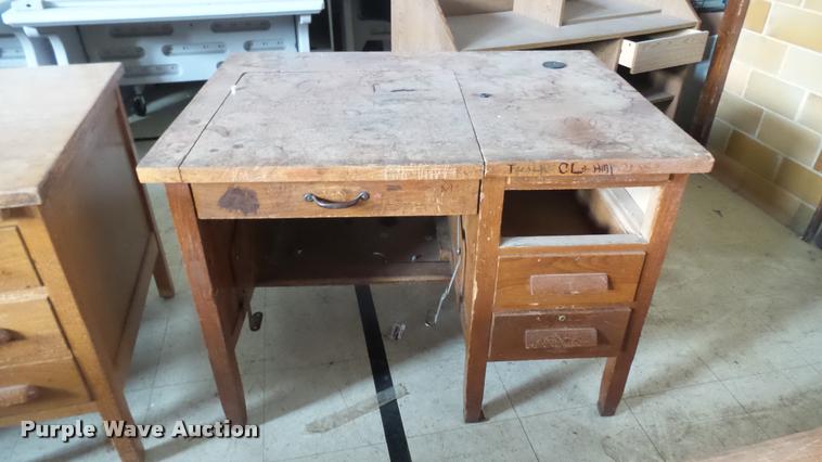 image for item DM9052 (6) wood desks