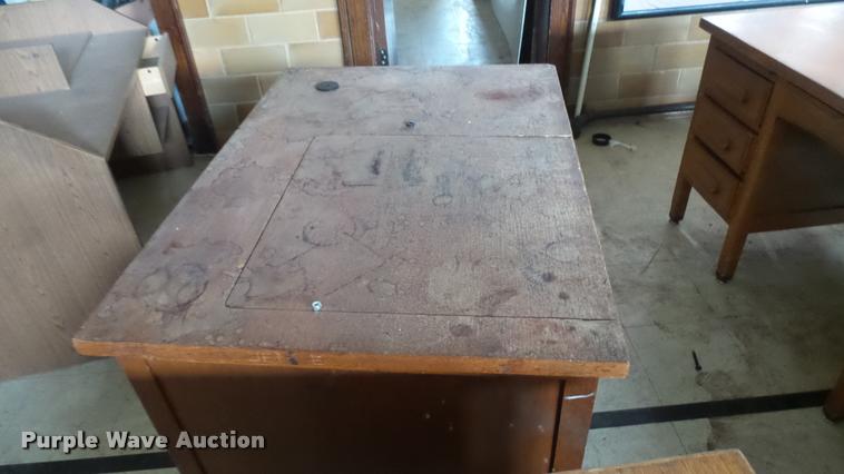 image for item DM9052 (6) wood desks