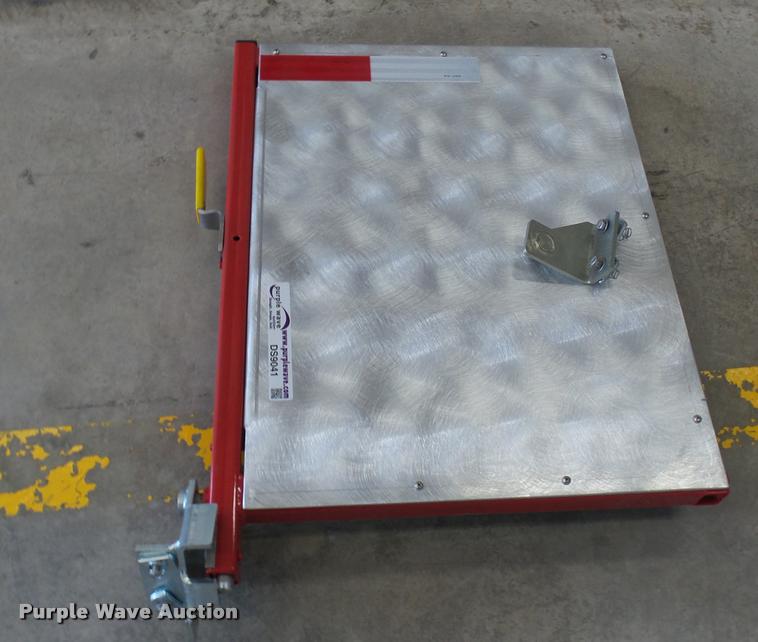 image for item DS9041 Firefighting equipment