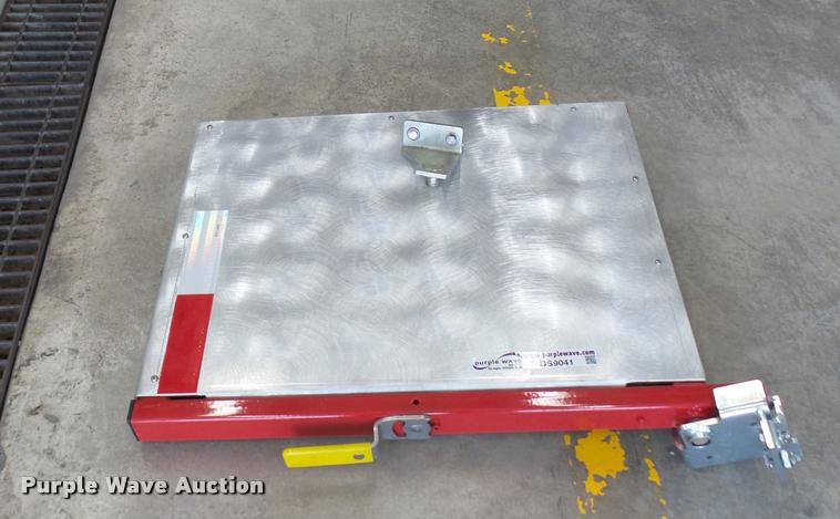 image for item DS9041 Firefighting equipment