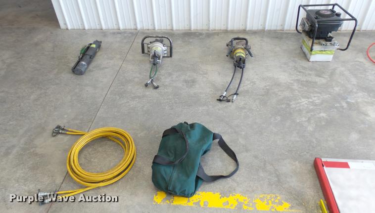 image for item DS9045 EMS rescue equipment