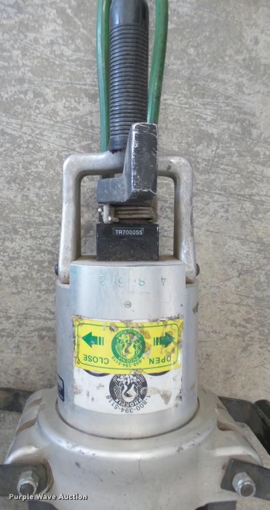 image for item DS9045 EMS rescue equipment