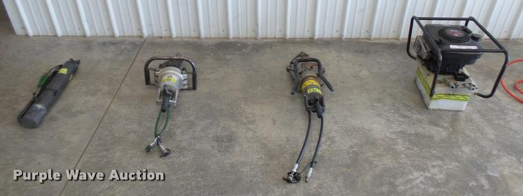 image for item DS9045 EMS rescue equipment