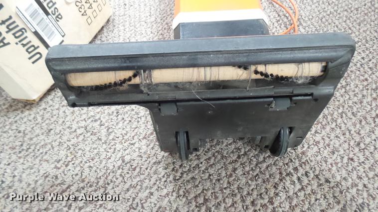 image for item DS9047 SSS vacuum cleaner