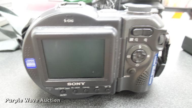 image for item DS9050 Sony MVC-CD500 digital camera