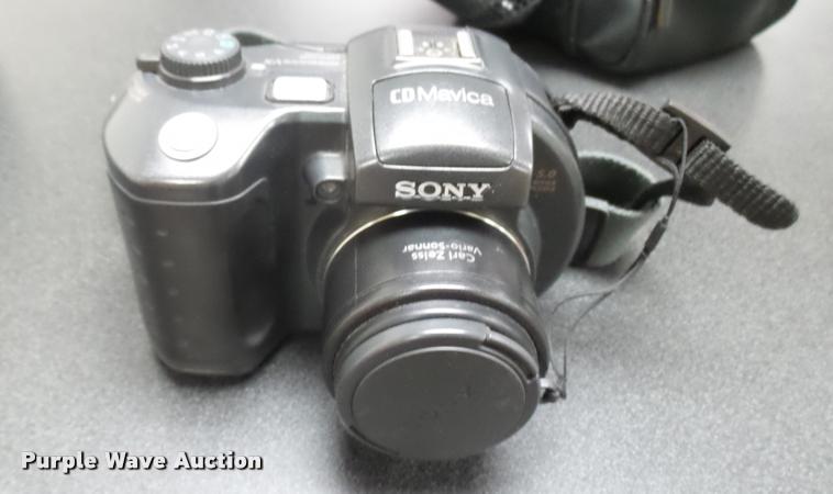 image for item DS9050 Sony MVC-CD500 digital camera