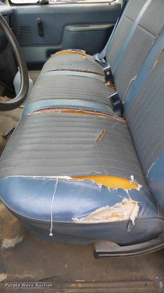 image for item DS9114 1989 Ford F350 box truck