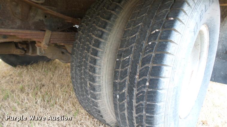 image for item DS9114 1989 Ford F350 box truck