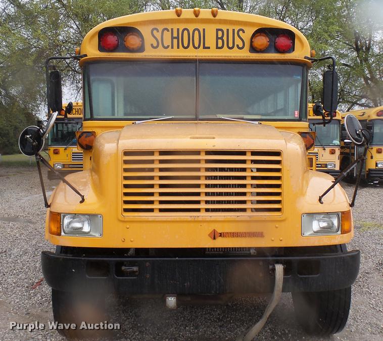 image for item DS9116 1991 International 3800 Blue Bird school bus