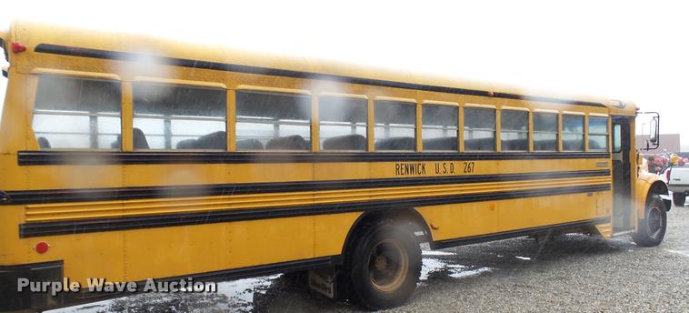 image for item DS9116 1991 International 3800 Blue Bird school bus