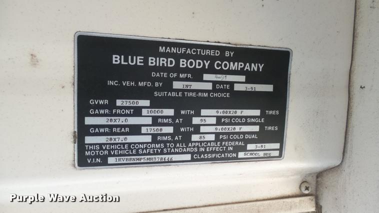 image for item DS9116 1991 International 3800 Blue Bird school bus