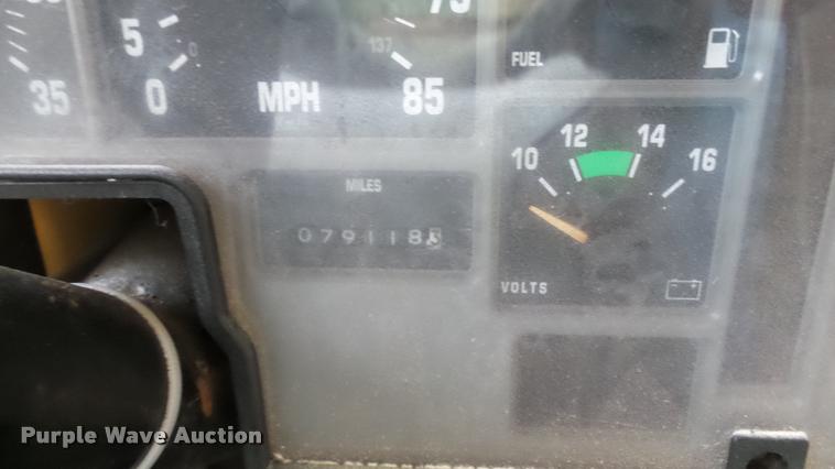 image for item DS9116 1991 International 3800 Blue Bird school bus