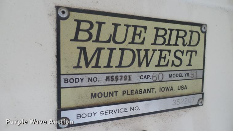 image for item DS9116 1991 International 3800 Blue Bird school bus