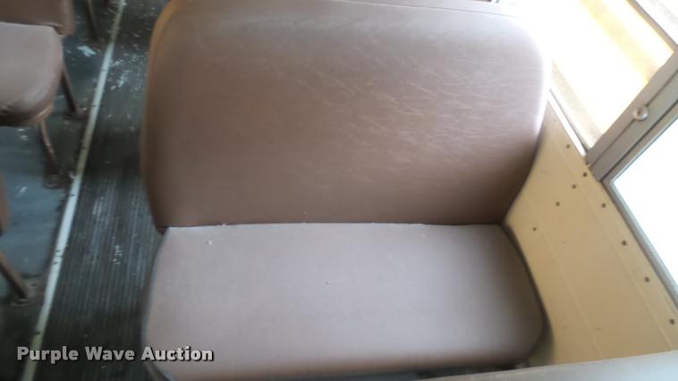 image for item DS9116 1991 International 3800 Blue Bird school bus