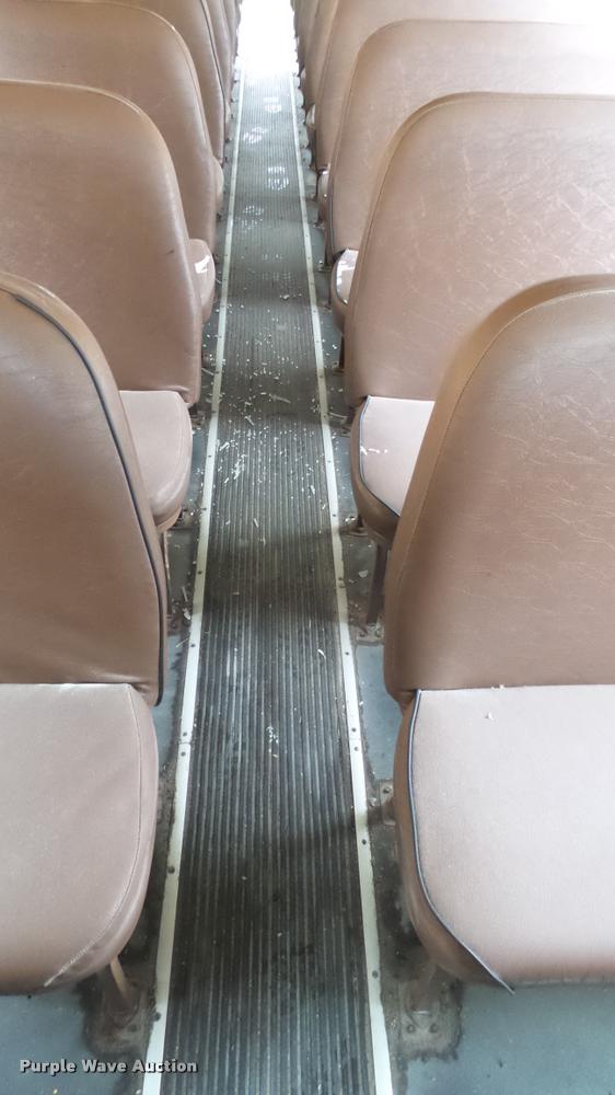 image for item DS9116 1991 International 3800 Blue Bird school bus