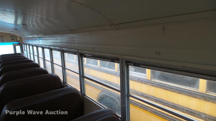 image for item DS9116 1991 International 3800 Blue Bird school bus