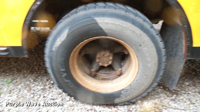 image for item DS9116 1991 International 3800 Blue Bird school bus