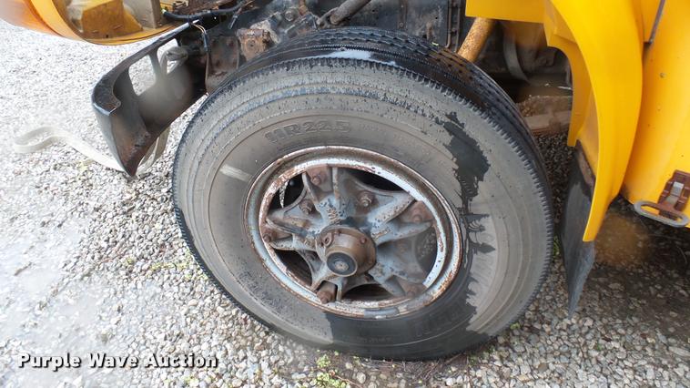 image for item DS9116 1991 International 3800 Blue Bird school bus