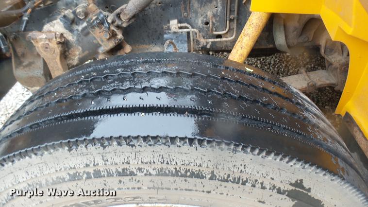 image for item DS9116 1991 International 3800 Blue Bird school bus