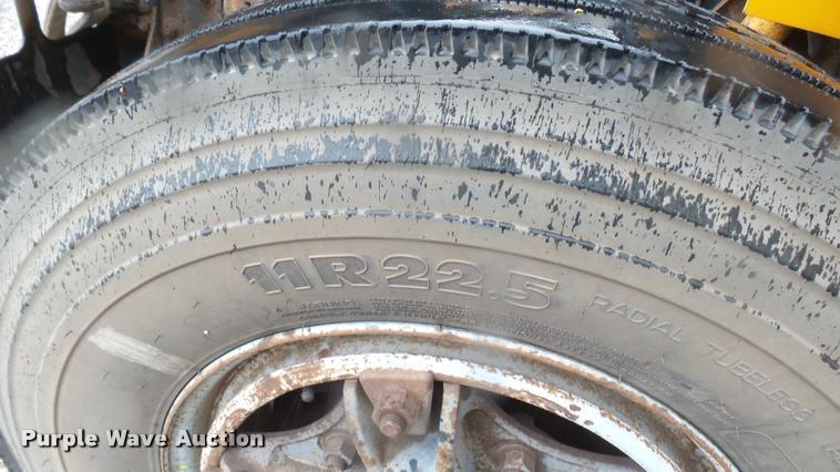 image for item DS9116 1991 International 3800 Blue Bird school bus