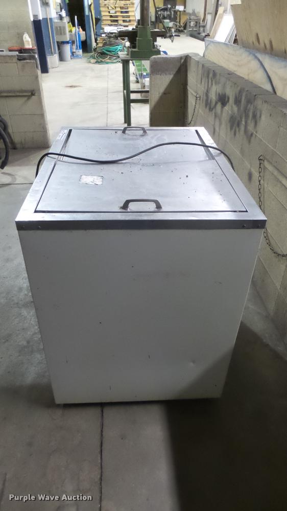 image for item DS9127 Schaefer ice box