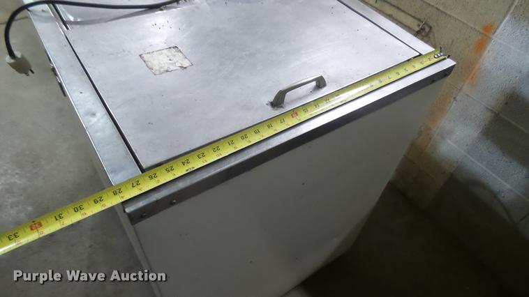 image for item DS9127 Schaefer ice box