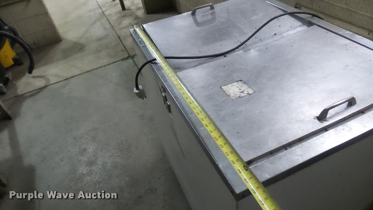 image for item DS9127 Schaefer ice box