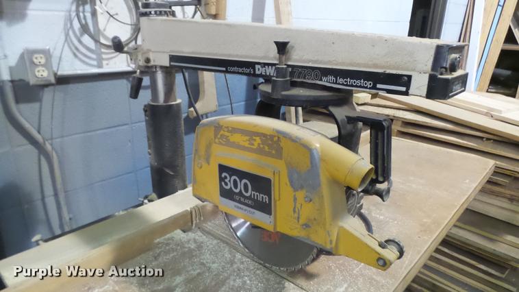 image for item DS9133 DeWalt 7790 saw