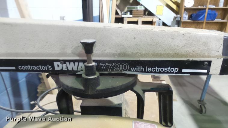 image for item DS9133 DeWalt 7790 saw