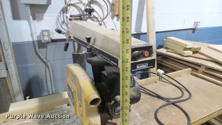 image for item DS9133 DeWalt 7790 saw