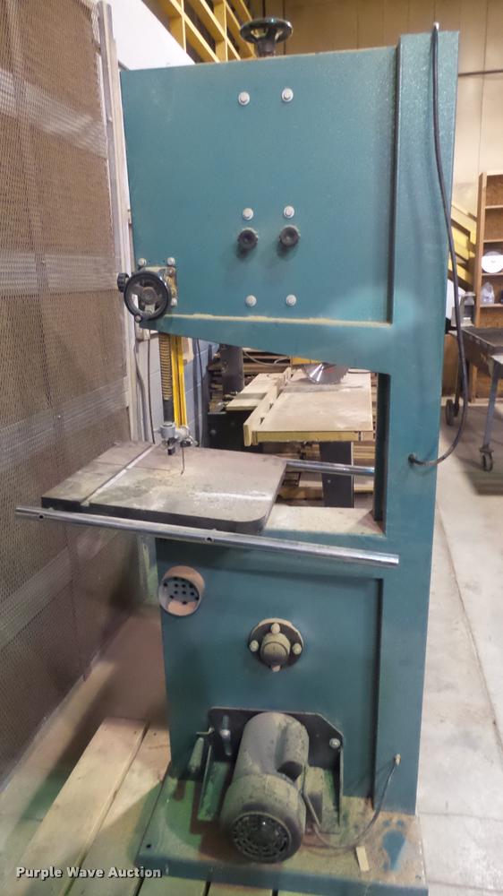 image for item DS9134 Grizzley wood bandsaw