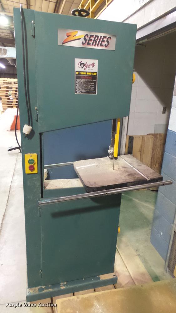 image for item DS9134 Grizzley wood bandsaw