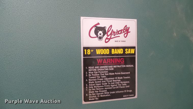 image for item DS9134 Grizzley wood bandsaw