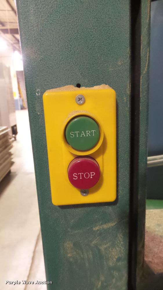 image for item DS9134 Grizzley wood bandsaw