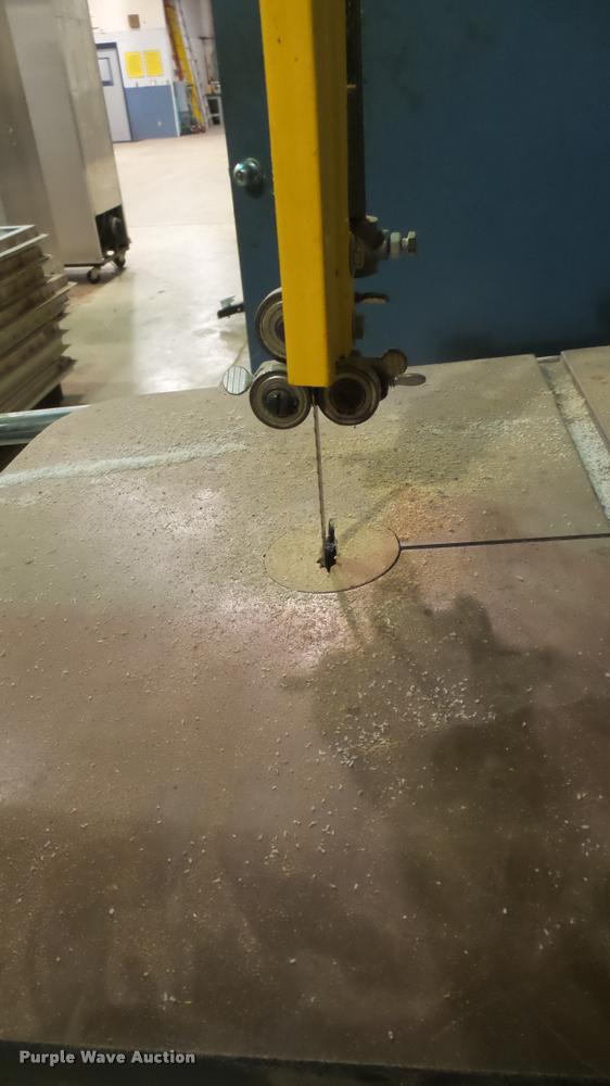 image for item DS9134 Grizzley wood bandsaw