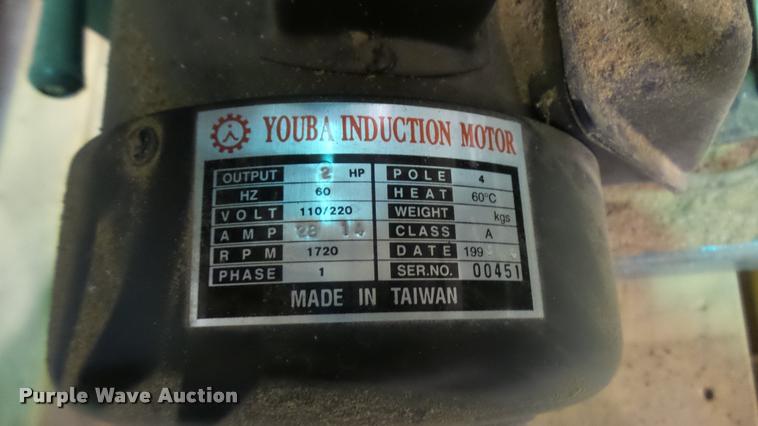 image for item DS9134 Grizzley wood bandsaw