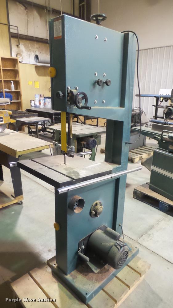 image for item DS9134 Grizzley wood bandsaw