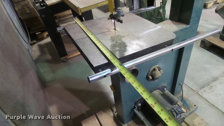 image for item DS9134 Grizzley wood bandsaw