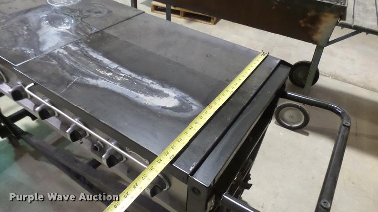 image for item DS9138 Bakers & Chefs gas grill