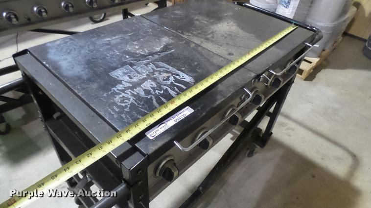 image for item DS9139 Master Forge gas grill