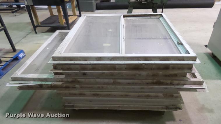 image for item DS9143 (8) windows