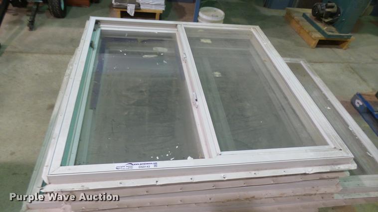 image for item DS9143 (8) windows