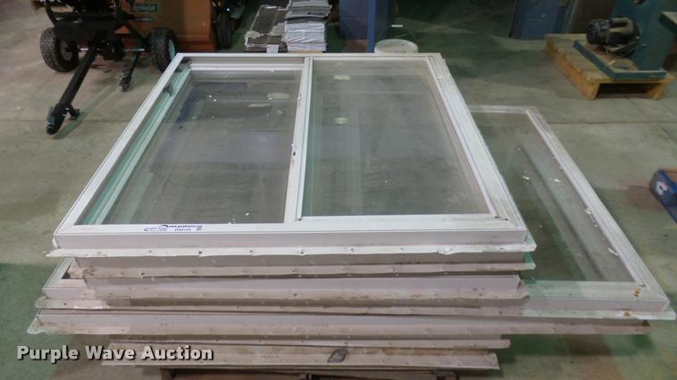 image for item DS9143 (8) windows