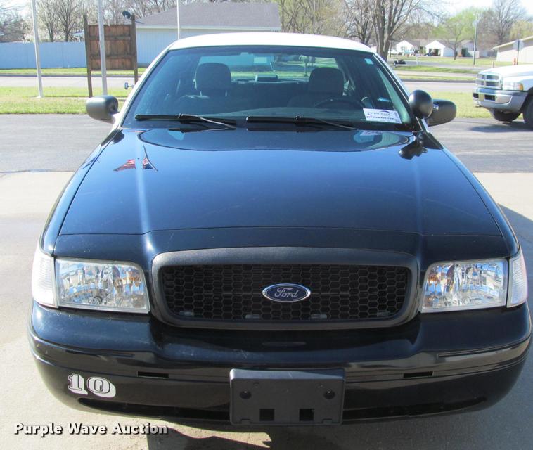 image for item J2606 2010 Ford Crown Victoria Police Interceptor