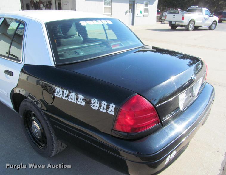 image for item J2606 2010 Ford Crown Victoria Police Interceptor