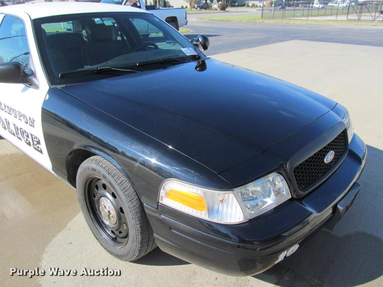 image for item J2606 2010 Ford Crown Victoria Police Interceptor