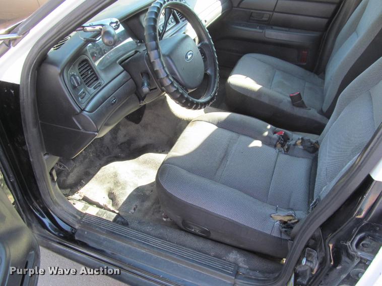 image for item J2606 2010 Ford Crown Victoria Police Interceptor