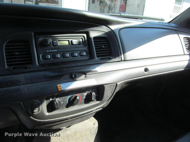 image for item J2606 2010 Ford Crown Victoria Police Interceptor