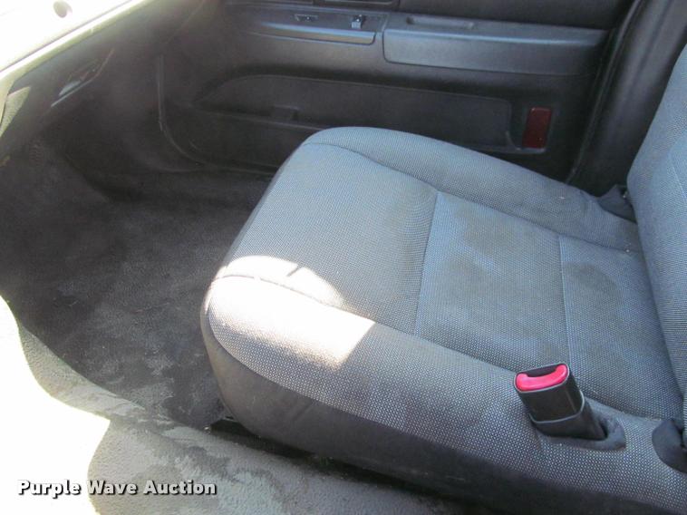 image for item J2606 2010 Ford Crown Victoria Police Interceptor