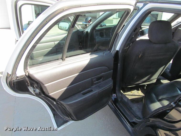 image for item J2606 2010 Ford Crown Victoria Police Interceptor